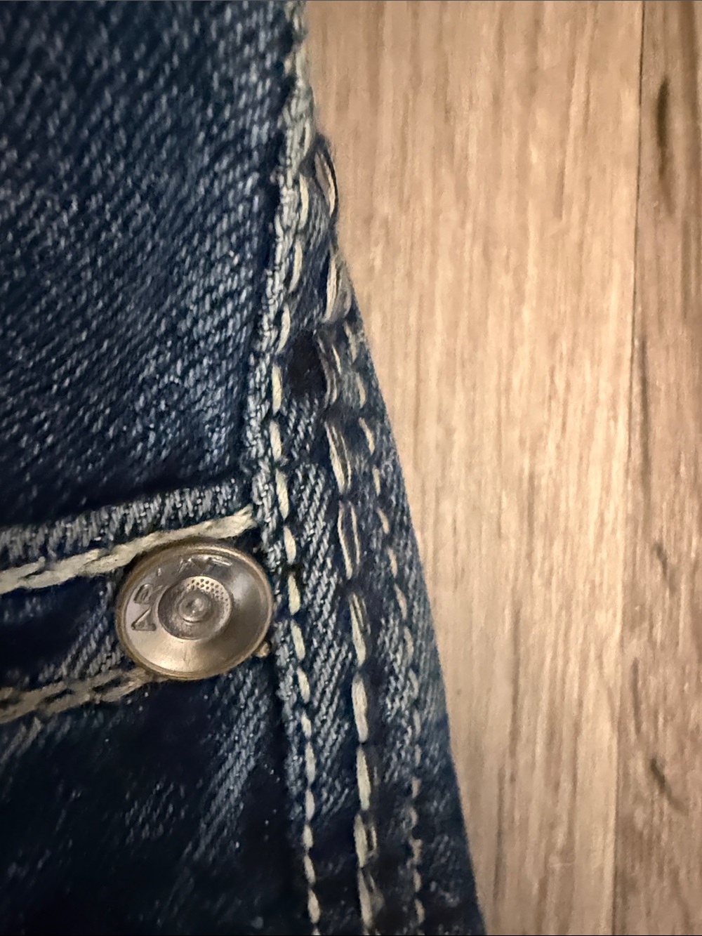 Ariat Men's Relaxed Bootcut Denim Jeans in Dark Blue Wash - Picture 7 of 16